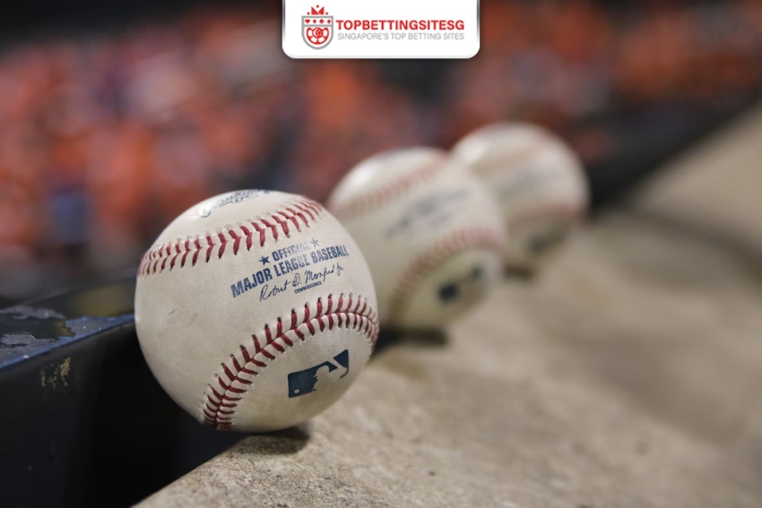 Major League Baseball balls